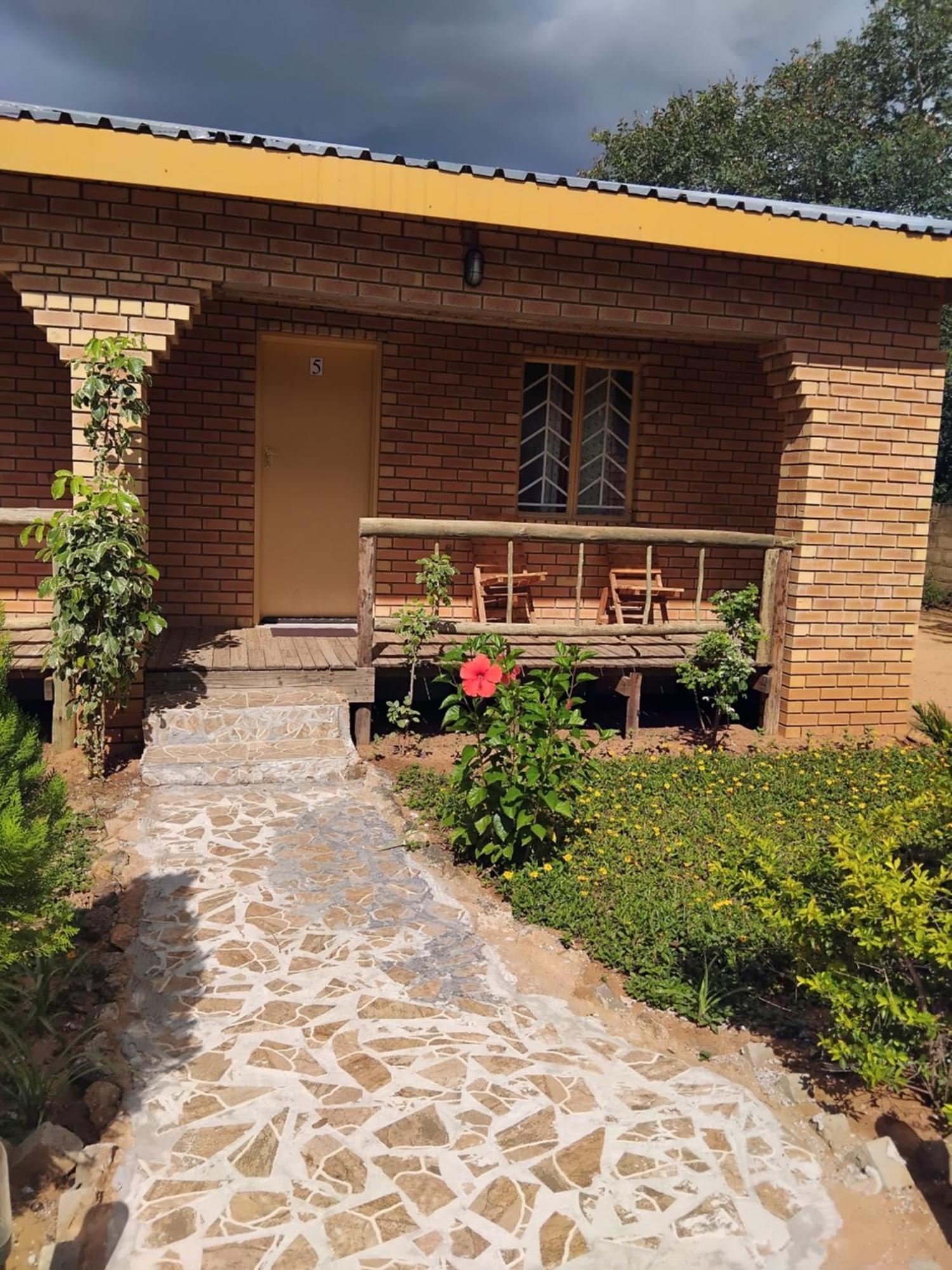 Sunshinevibe Guest House Kasane Exterior foto